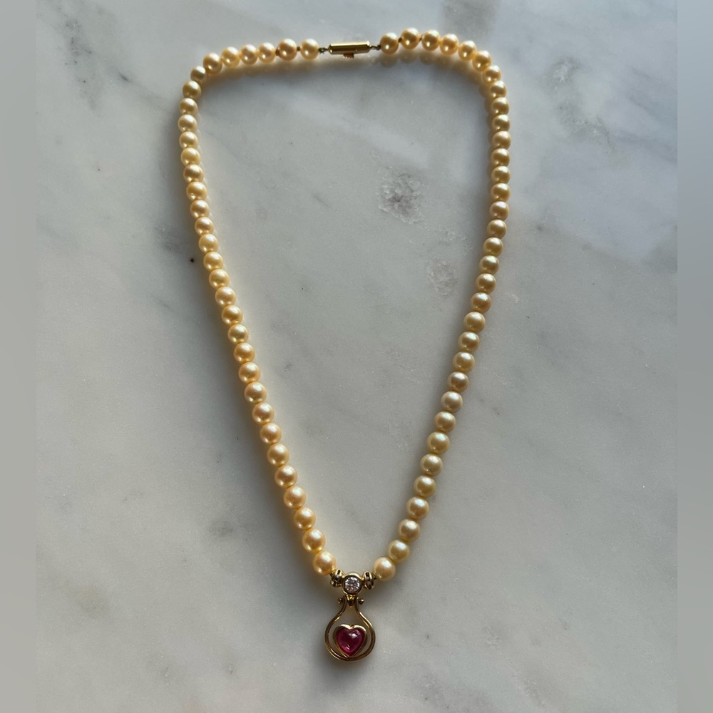 Ladies Estate 18K YG Pearl Necklace with Ruby Cabochon Heart and Diamond